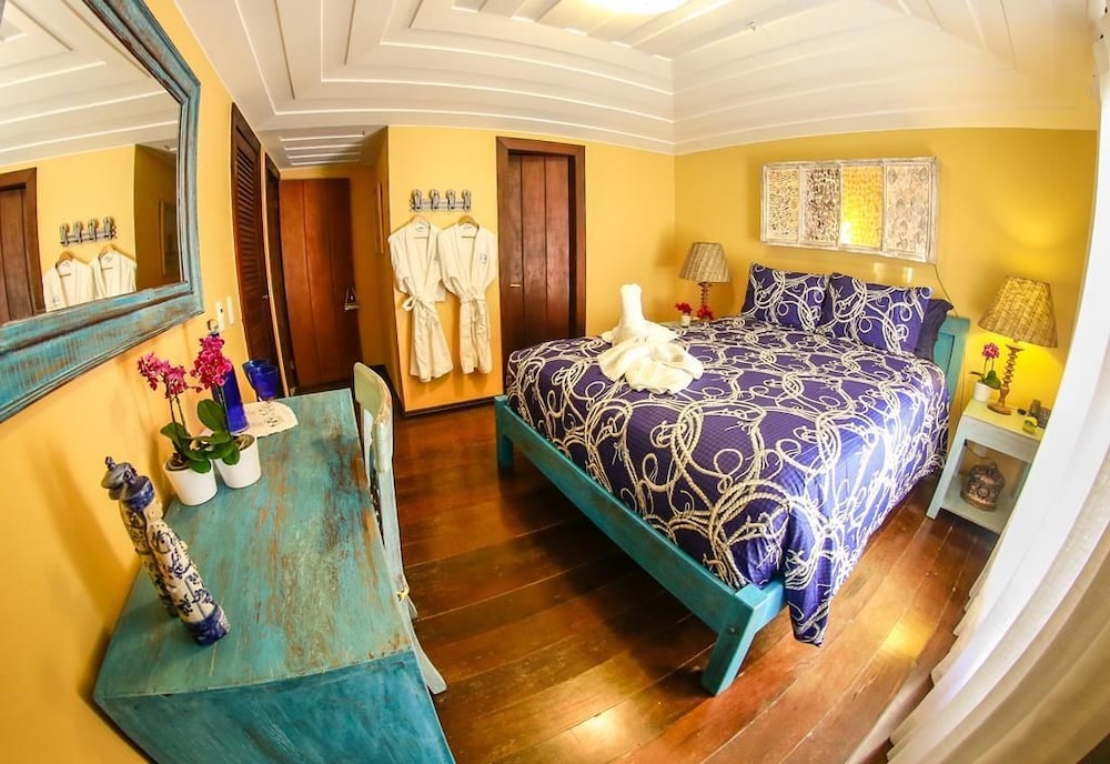 SUPERIOR, SUITE, GARDEN VIEW