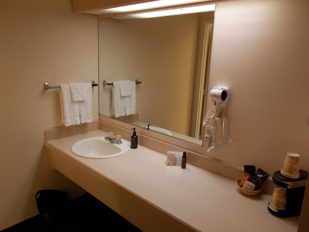 Cimarron Inn Klamath Falls 22/35