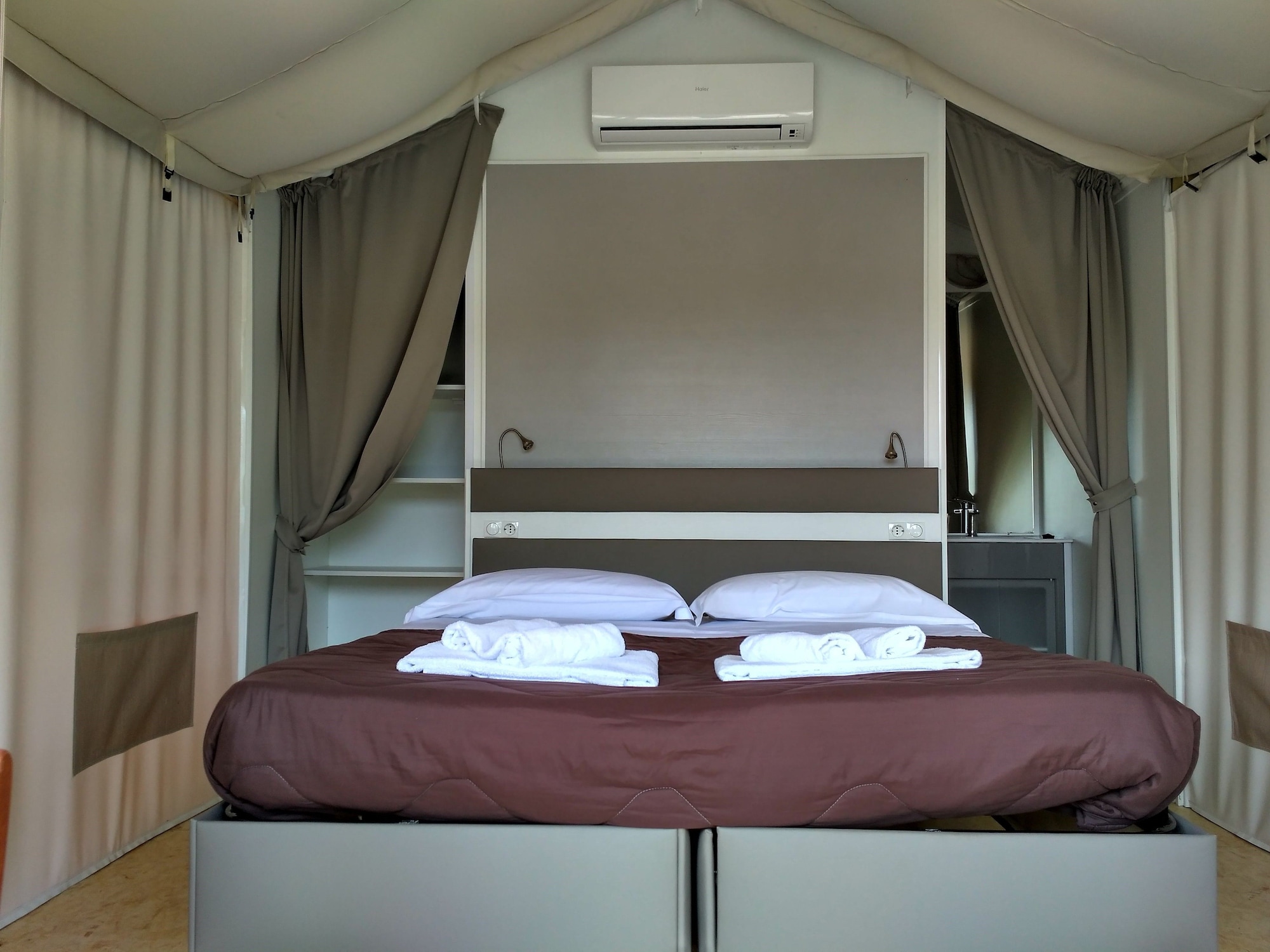 SAFARI, URBAN, TENT