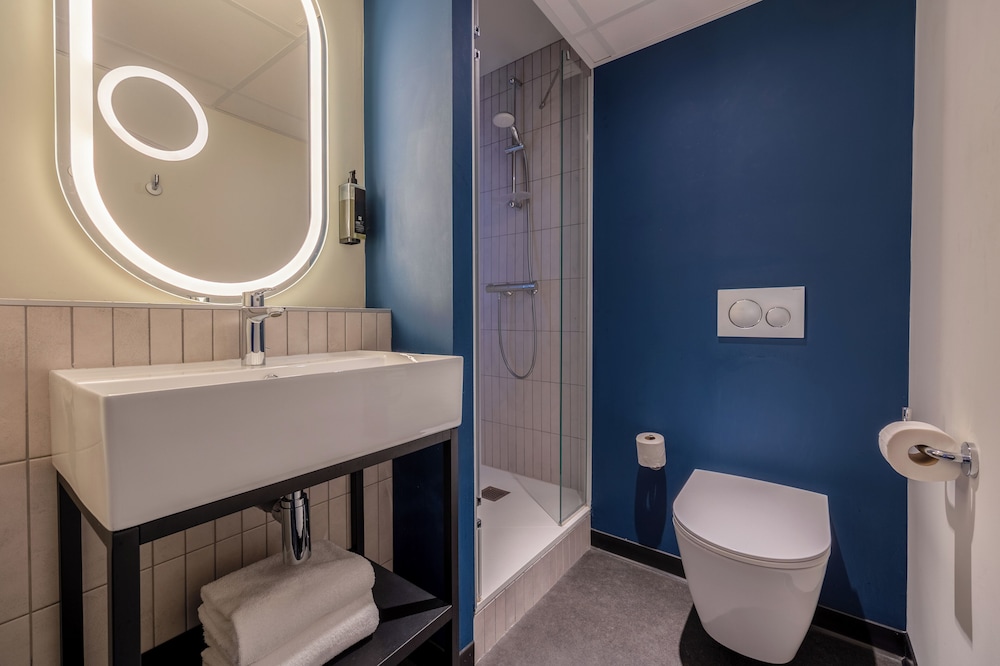 Ibis La Rochelle Centre Historique Hotel 53/56