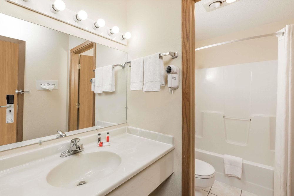 Days Inn by Wyndham Atlantic 9/17