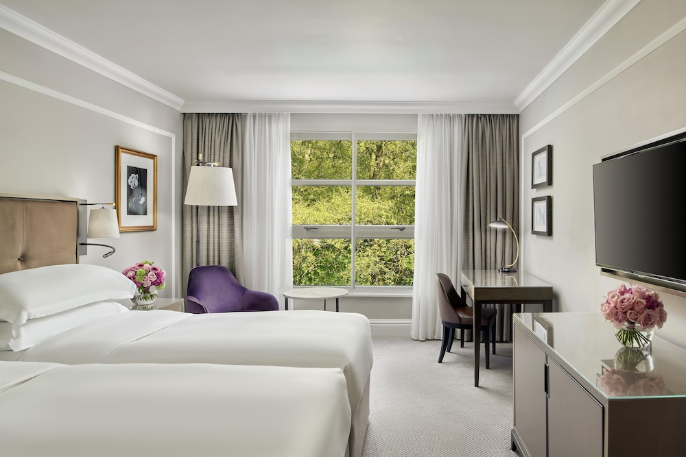 DELUXE, TWIN BEDS