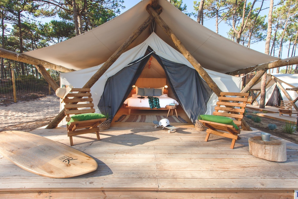 Bukubaki Eco Surf Resort 35/50