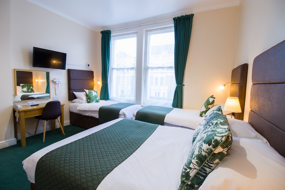 غرفة عائلية بسرير مزدوج وسريرين منفصلين، London Town Hotel 4/6