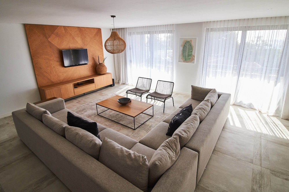 Central Beach Villas 20/28
