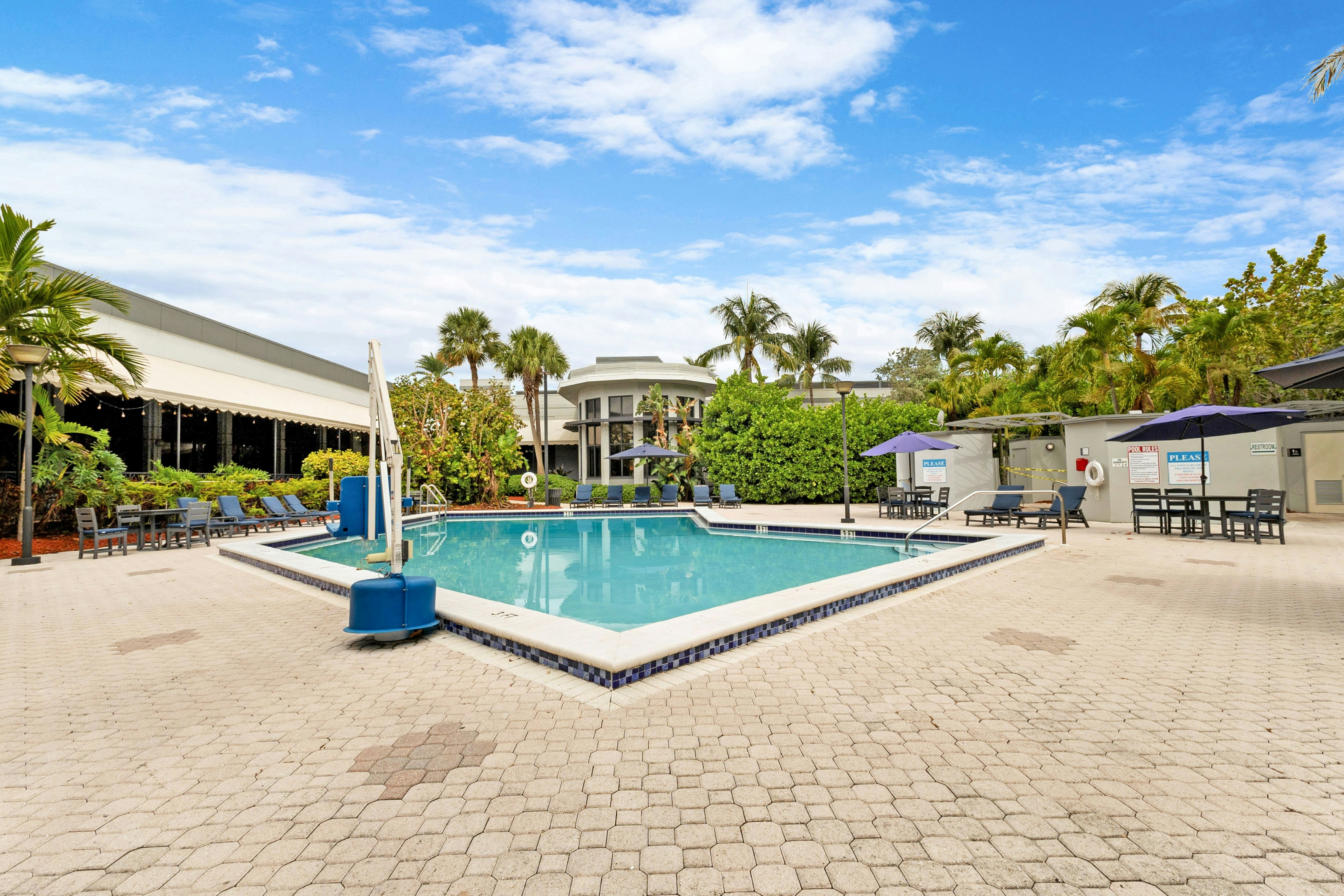 Doubletree By Hilton Hotel And Executive Meeting Center Palm Beach Gardens 54/56