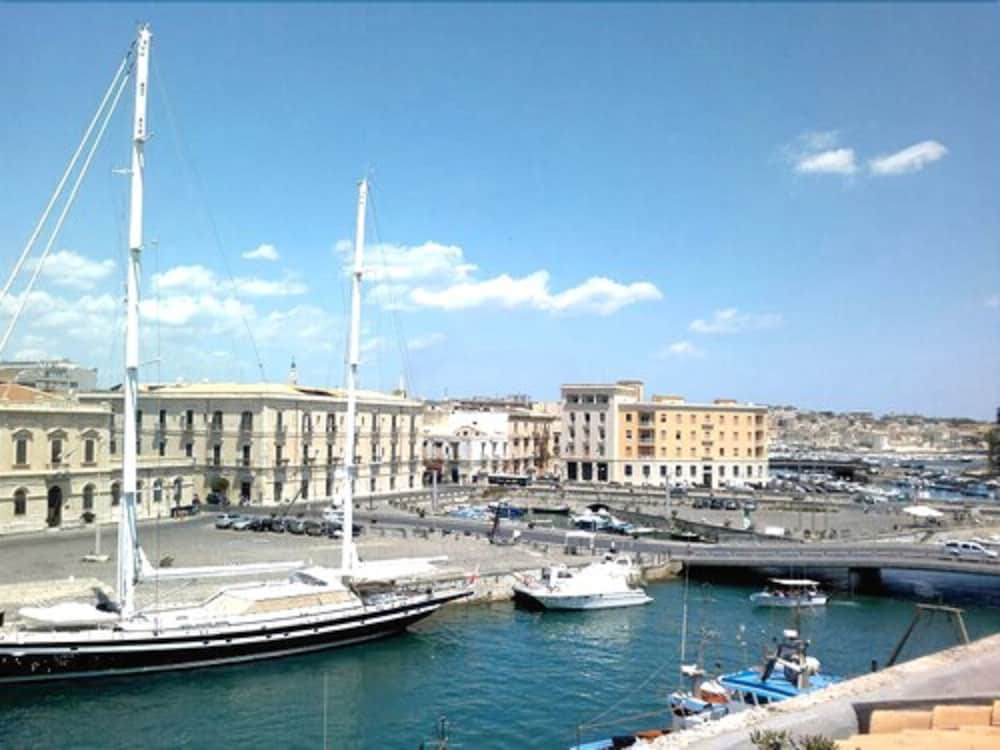 L'approdo Delle Sirene 36/50