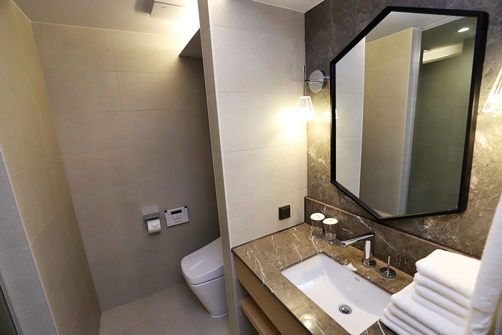 Gangneung Grey Hotel 44/46
