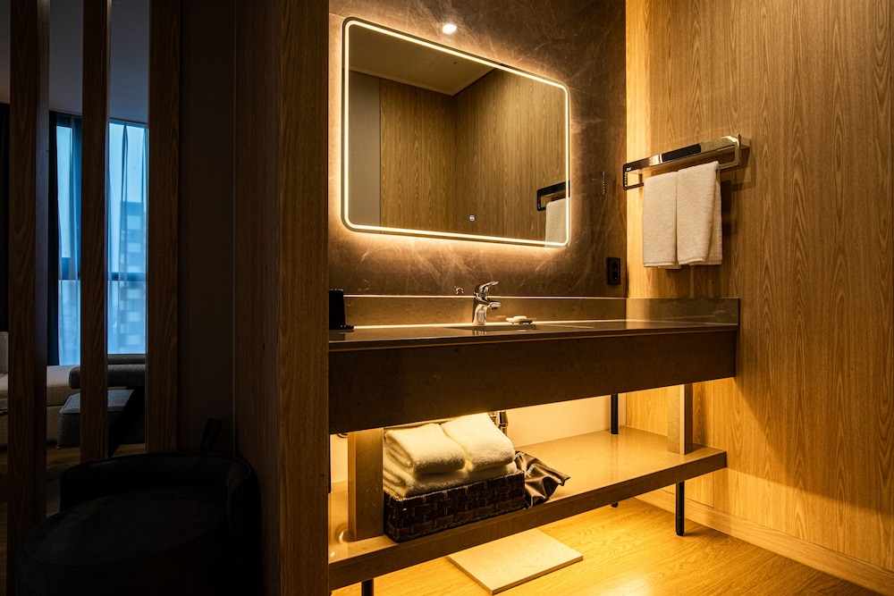 Jeju Bolton Hotel 49/50