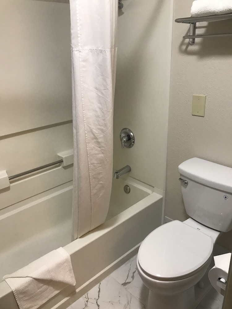 Quality Inn Denver Westminster 12/28