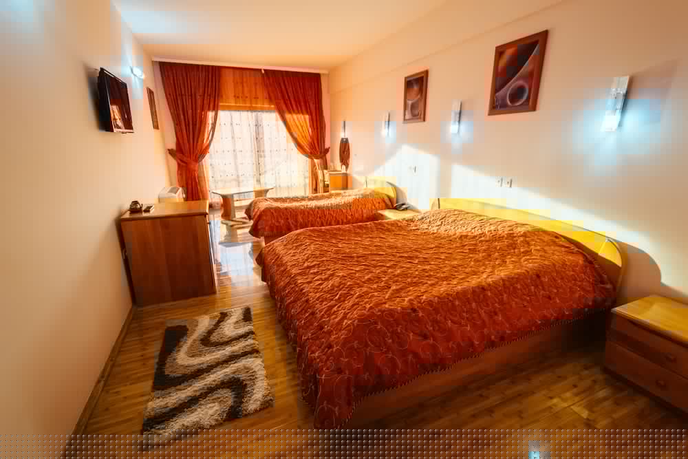 Kristal Palace Hotel 26/71