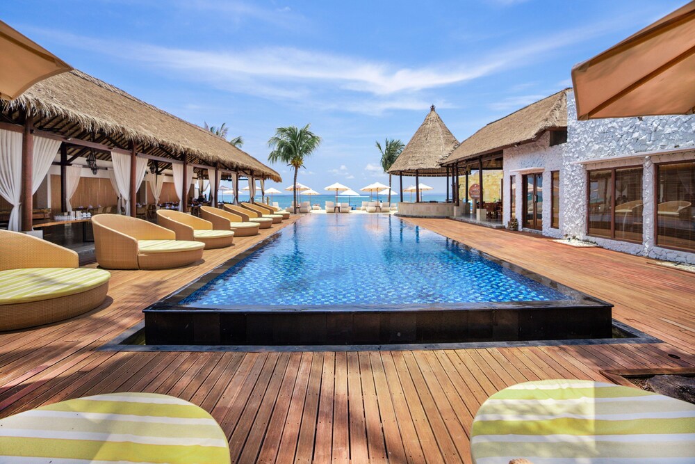Lembongan Beach Club 24/50