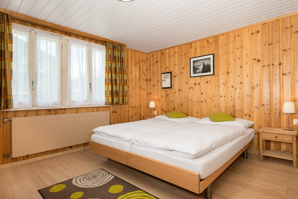 غرفة قياسية بسرير كوين، Hotel Alpina 4/8