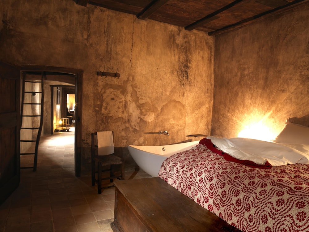 SEXTANTIO ALBERGO DIFFUSO 15/50