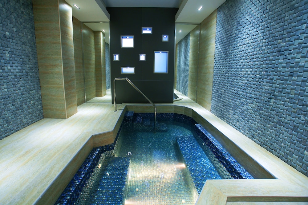 Bass Boutique Hotel 33/55