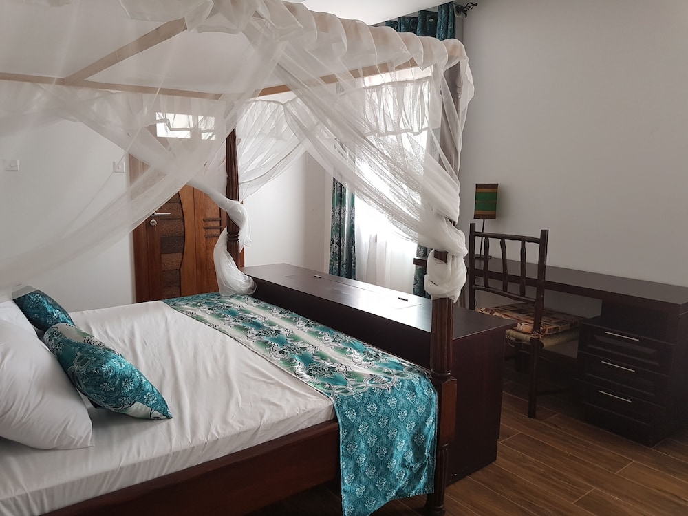 Queens Chateau Boutique Villa 5/50