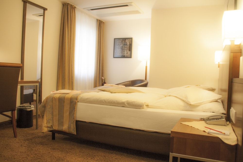 Hotel zum Adler 6/33