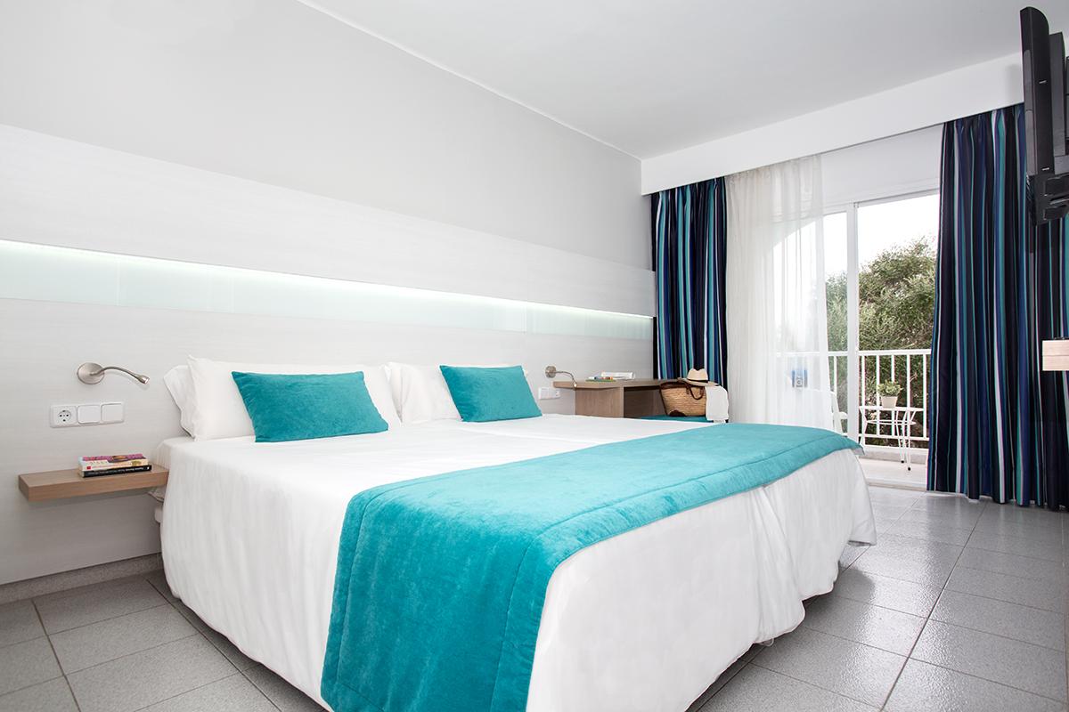 Standard, Double Bed, Balcony or Terrace