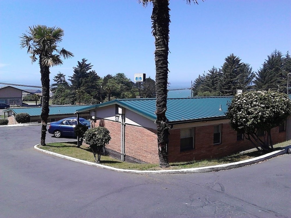 Blue Coast Inn and Suites 39/41