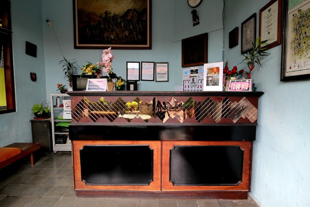 Reddoorz Plus Near Lempuyangan Station 3 4/25