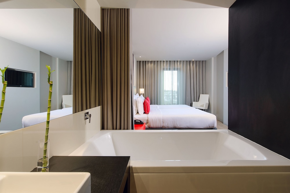 Melia Lisboa Aeroporto 10/73