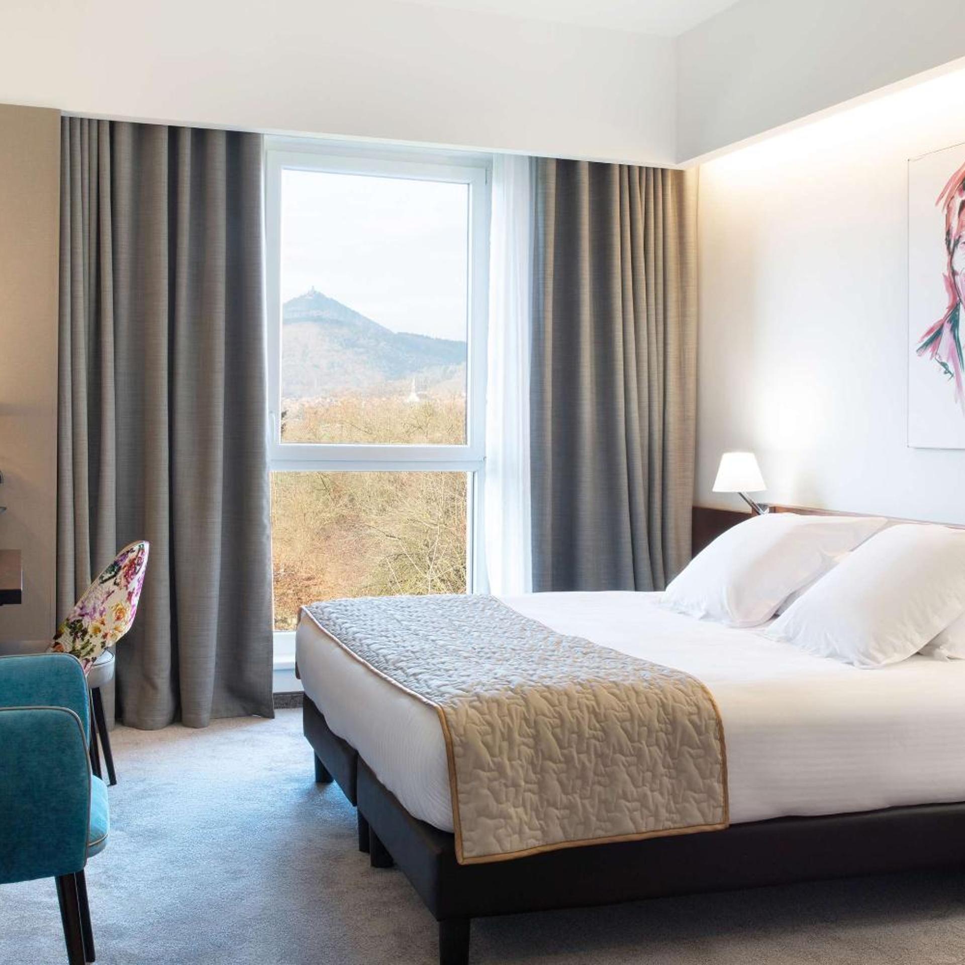 Vineyard, Executive, King Bed, Castle View