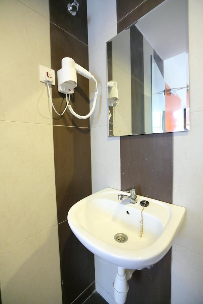 1 Hotel Taman Connaught 56/58