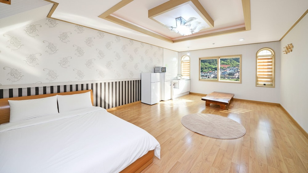 Tongyeong Makai O Pension 12/50