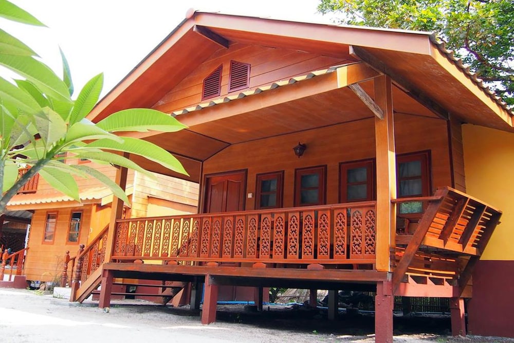 Coco Beach Bungalows 8/77