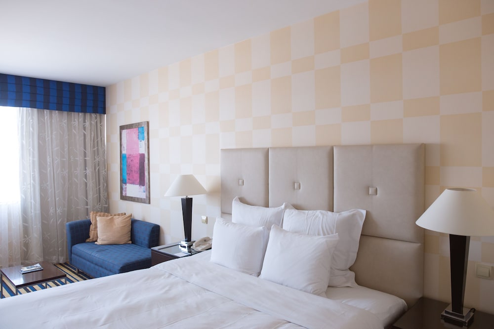 Renaissance Atyrau Hotel 5/54