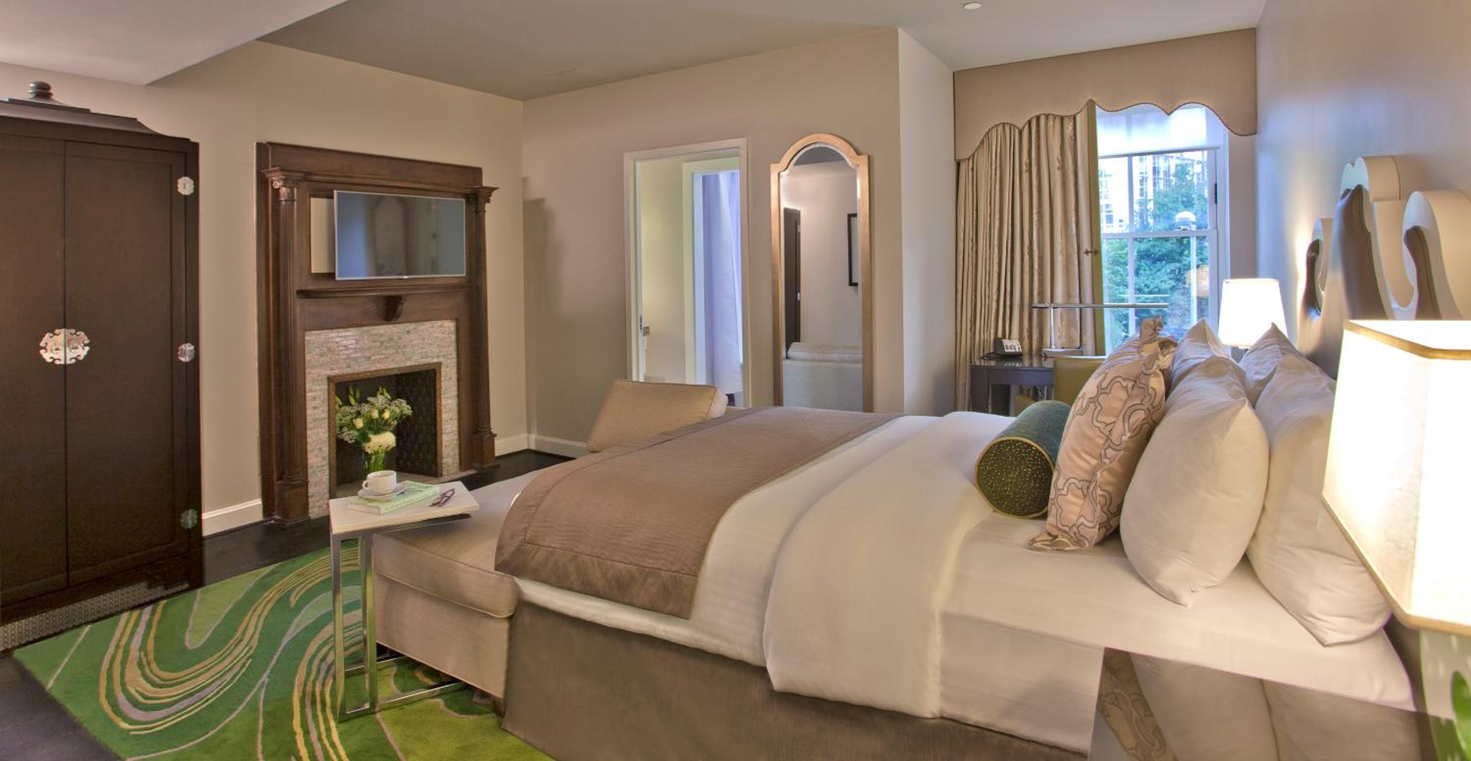 Junior Suite, Queen Bed
