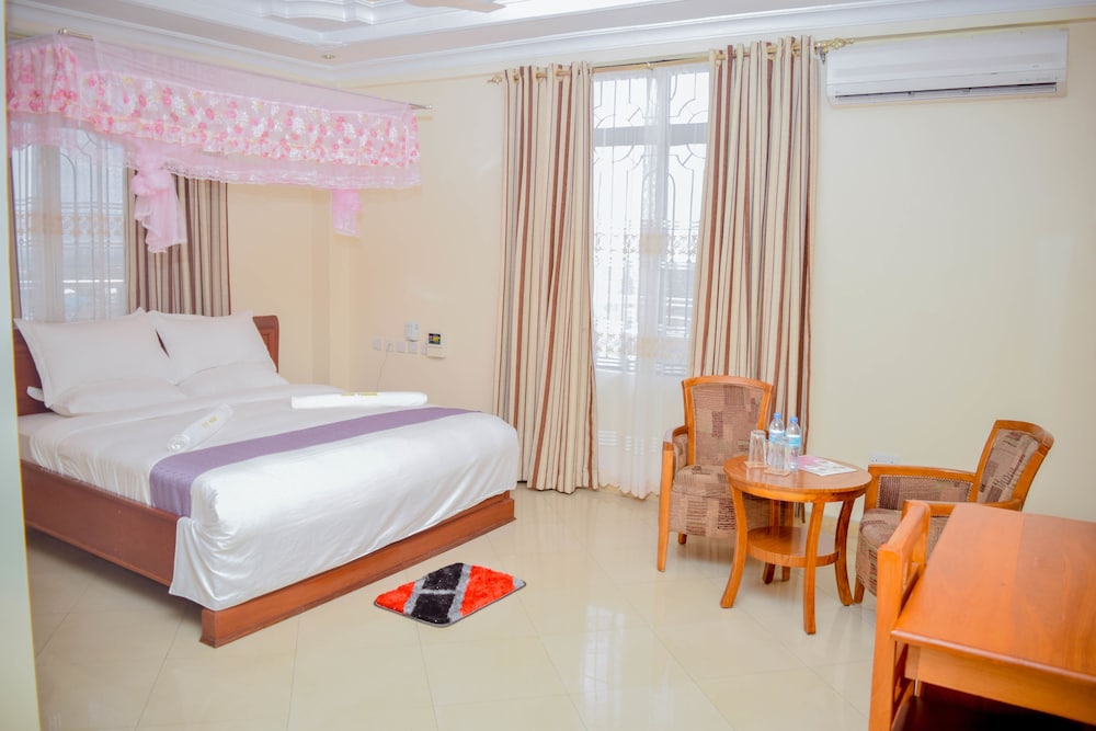 DELUXE, DOUBLE BED