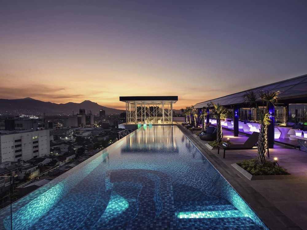 MERCURE BANDUNG CITY CENTRE 69/75
