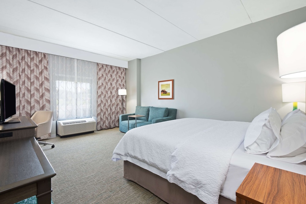 Hampton Inn & Suites North Huntingdon-Irwin 14/45