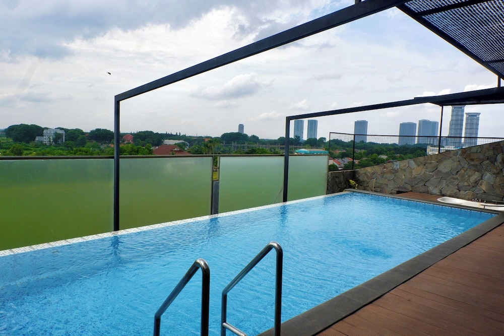 Lemo Hotel Serpong 33/62