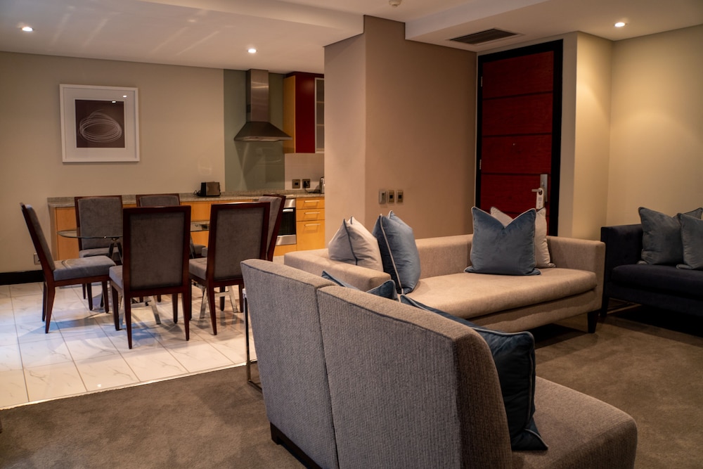 The Raphael Penthouse Suites 60/74