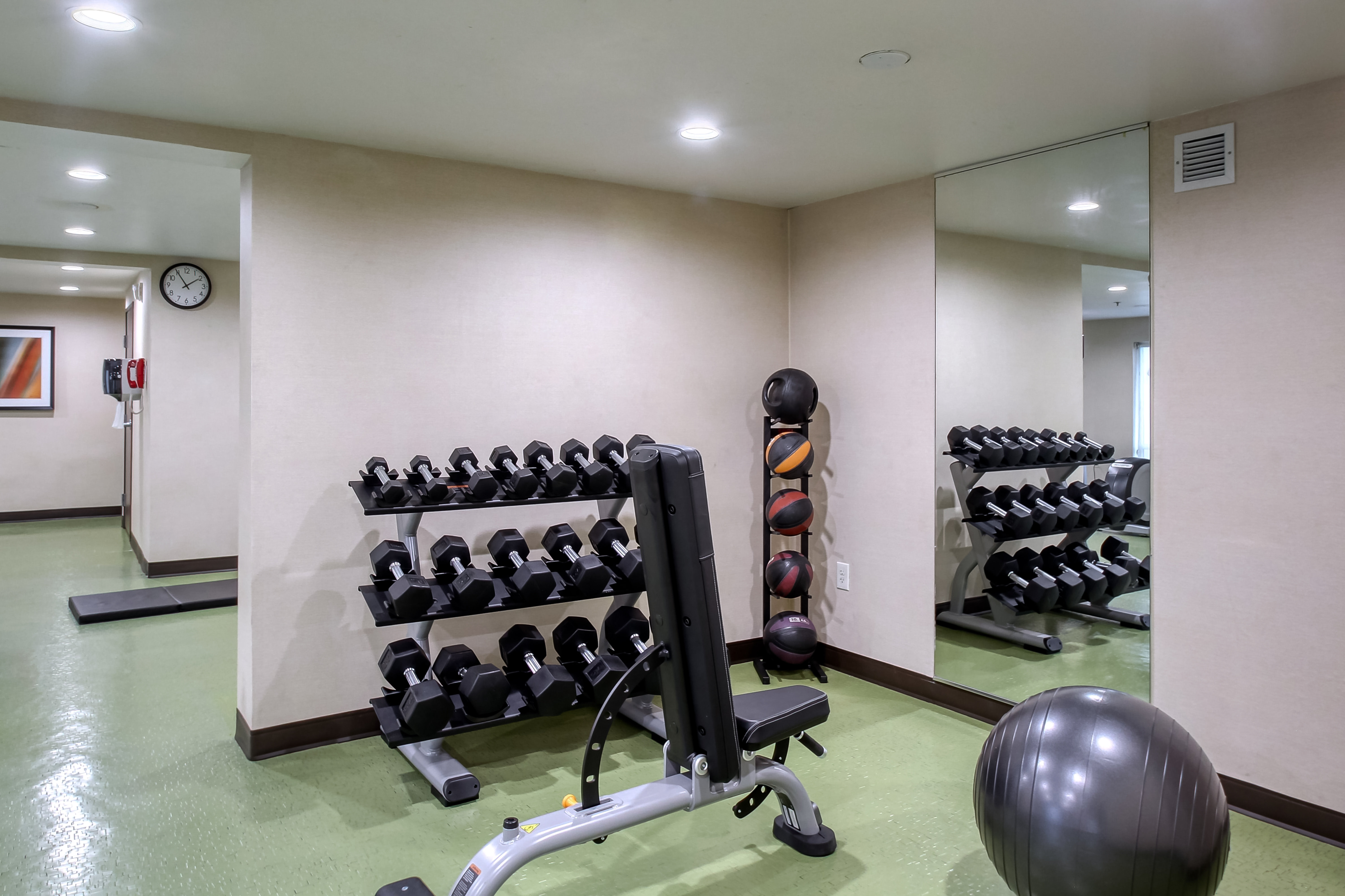 Holiday Inn Hotel Suites Atlanta Airport North 11/42