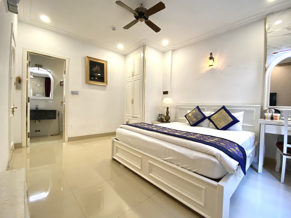 Tulip Hotel 3 29/81