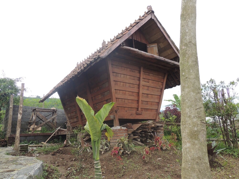 Singgasana Villa & Resto 5/55