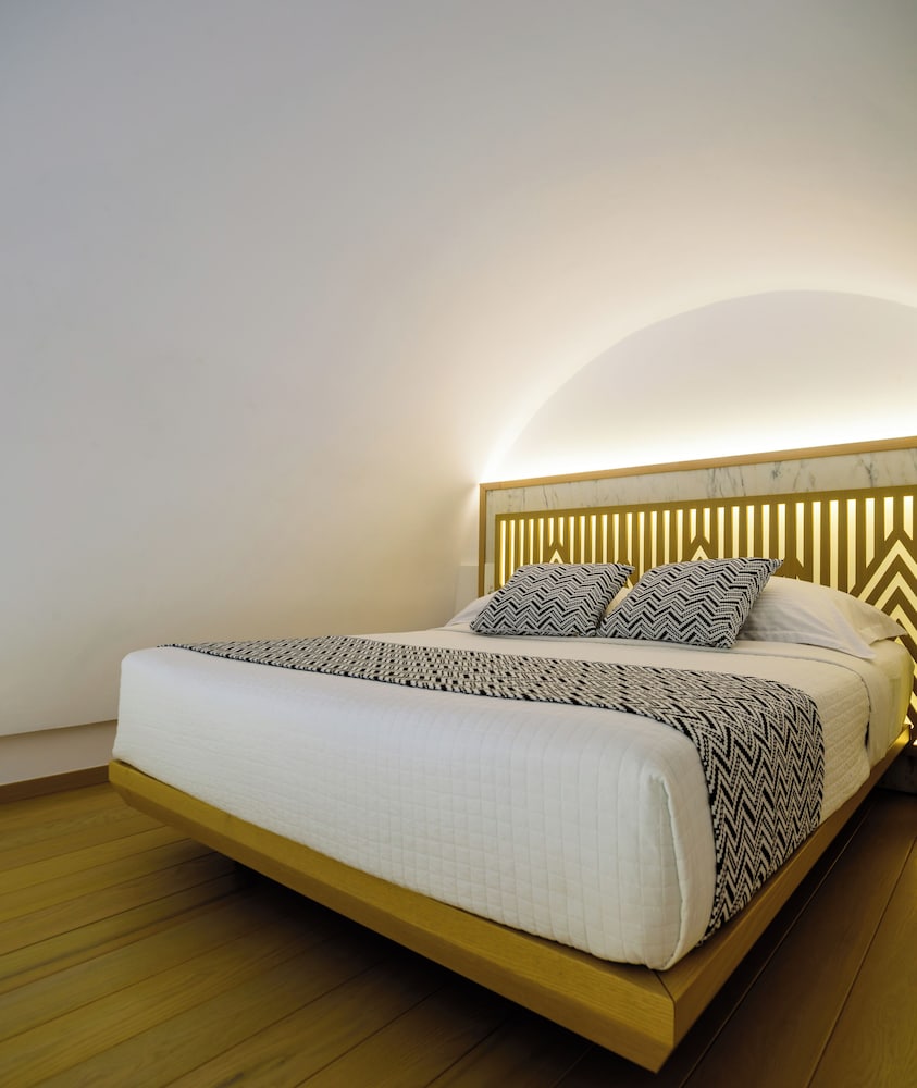 Astir Thira 22/57