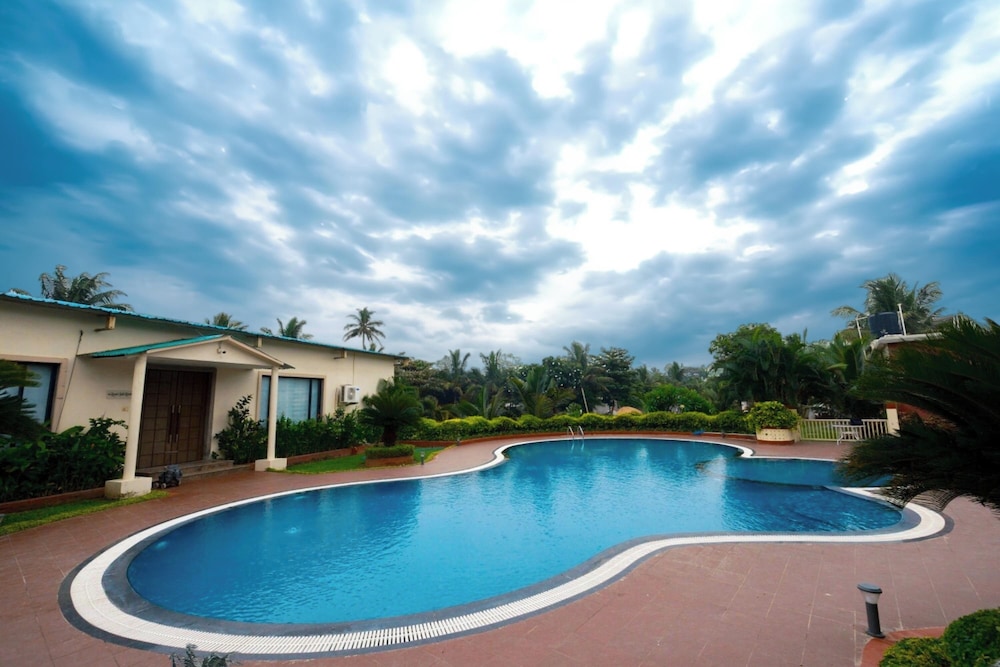 Chanakya Bnr Hotel 40/50