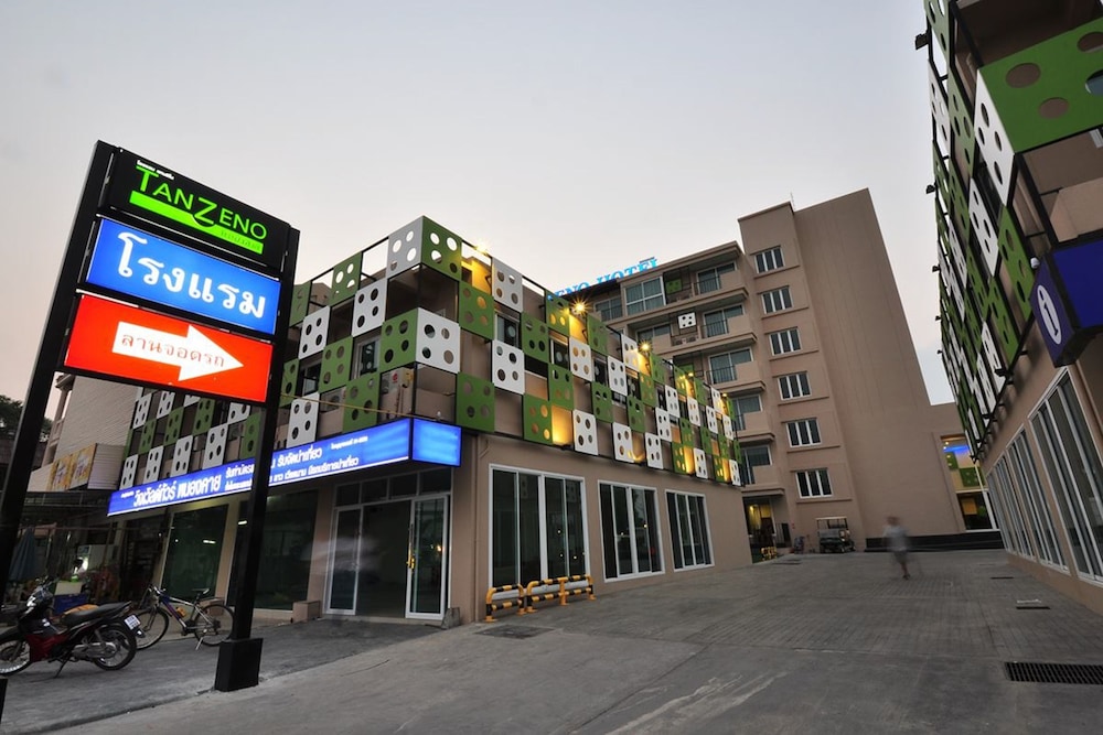 Tanzeno Hotel 12/15