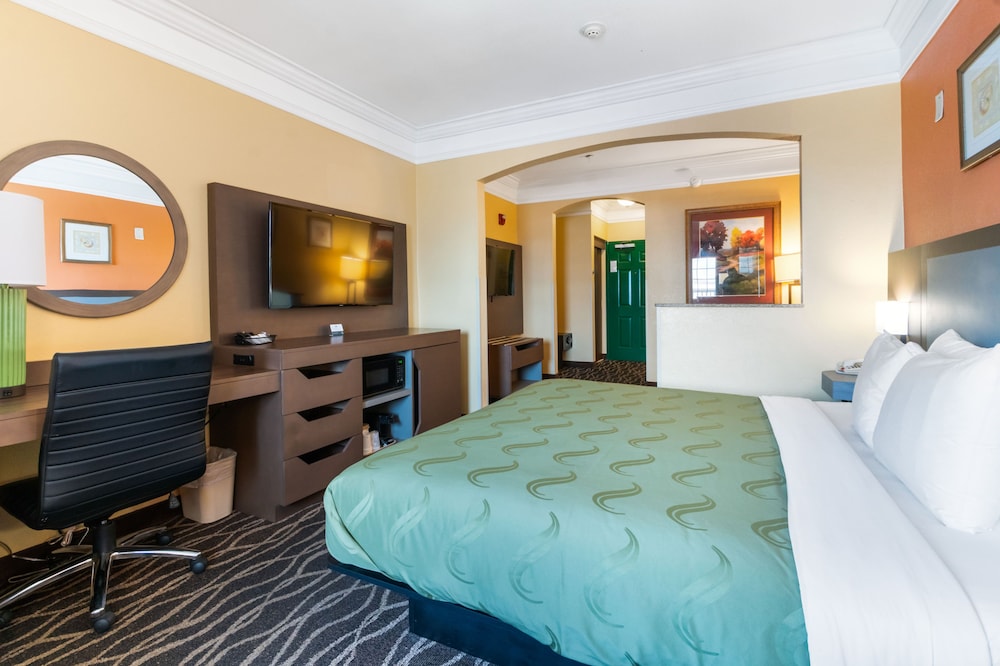 Hyatt Select Galveston Beachfront 6/43