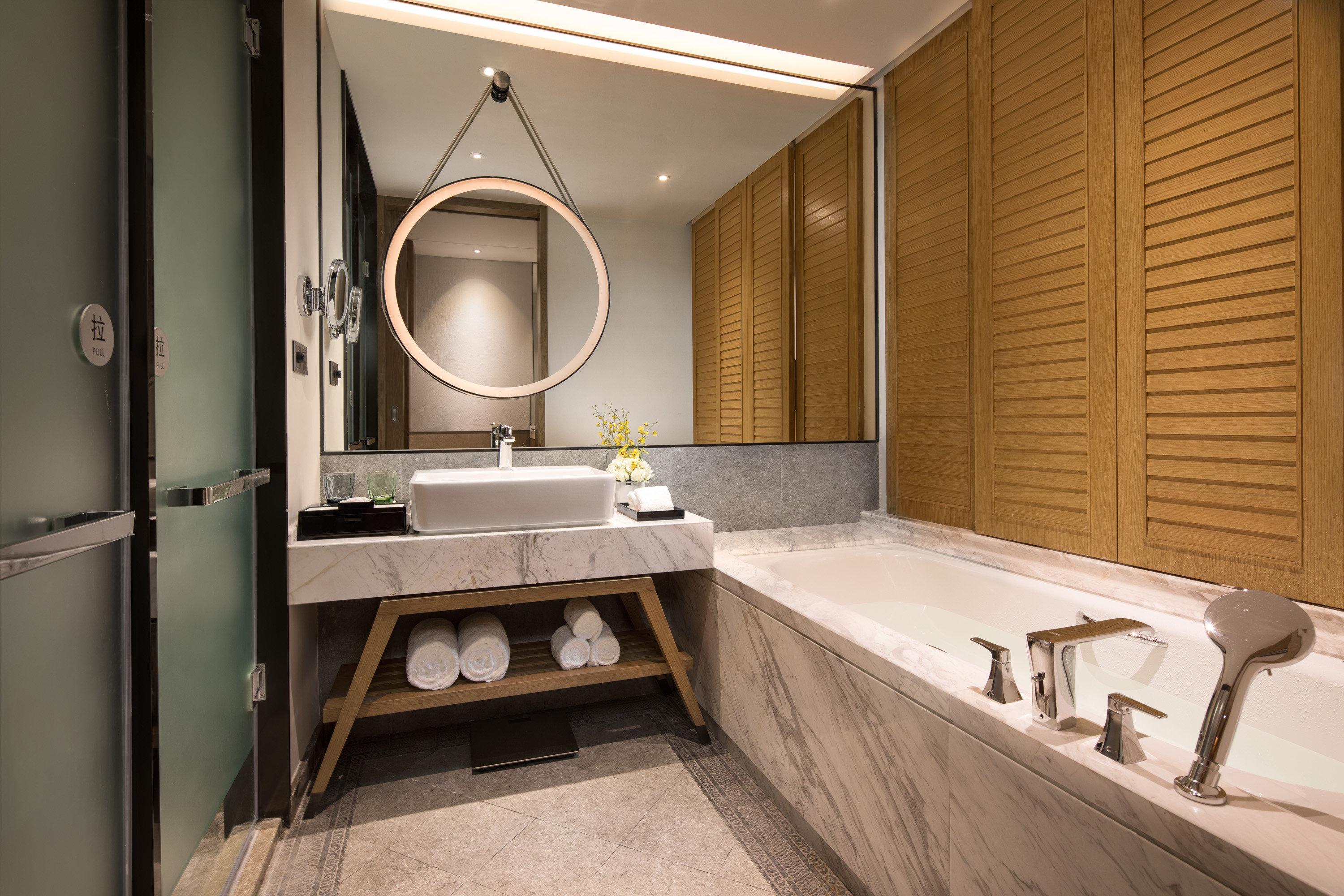 Room, King Bed, Crowne Plaza Qingdaoorientalmoviemetropolis 6/6