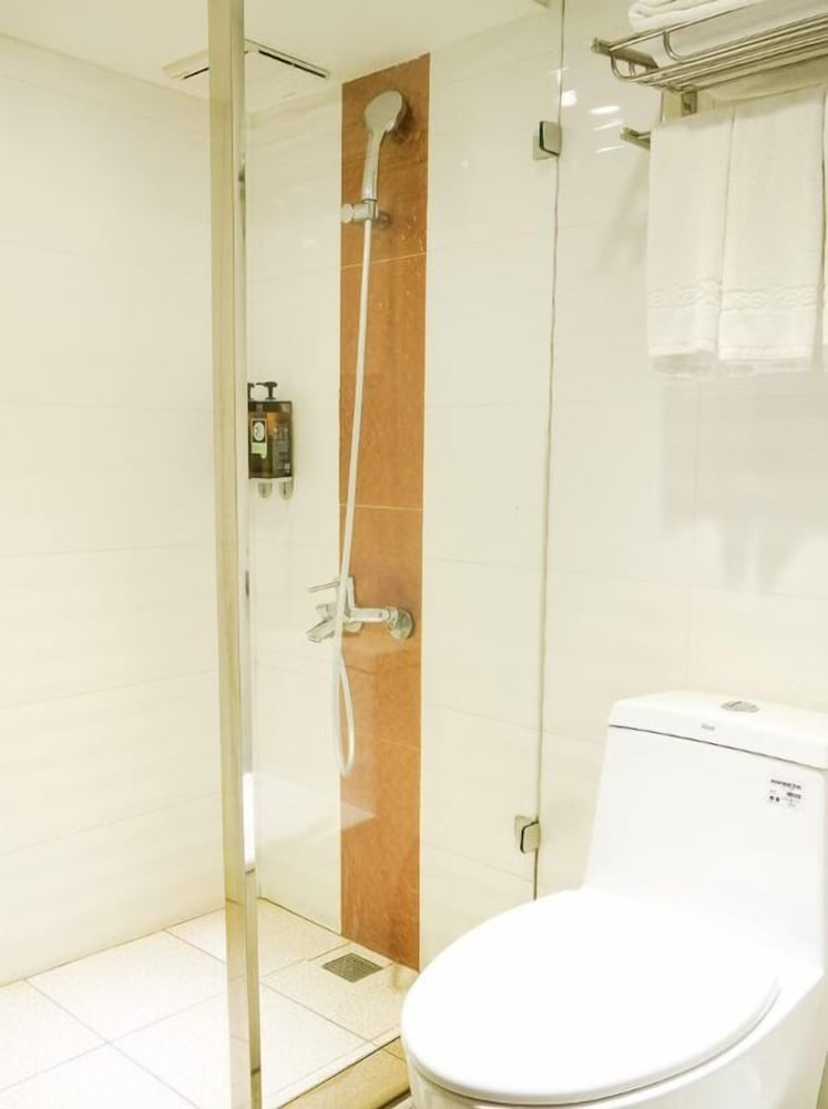Talmud Hotel Yi Zhong Branch 50/50