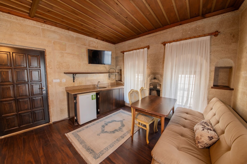 Chelebi Cave House 79/98