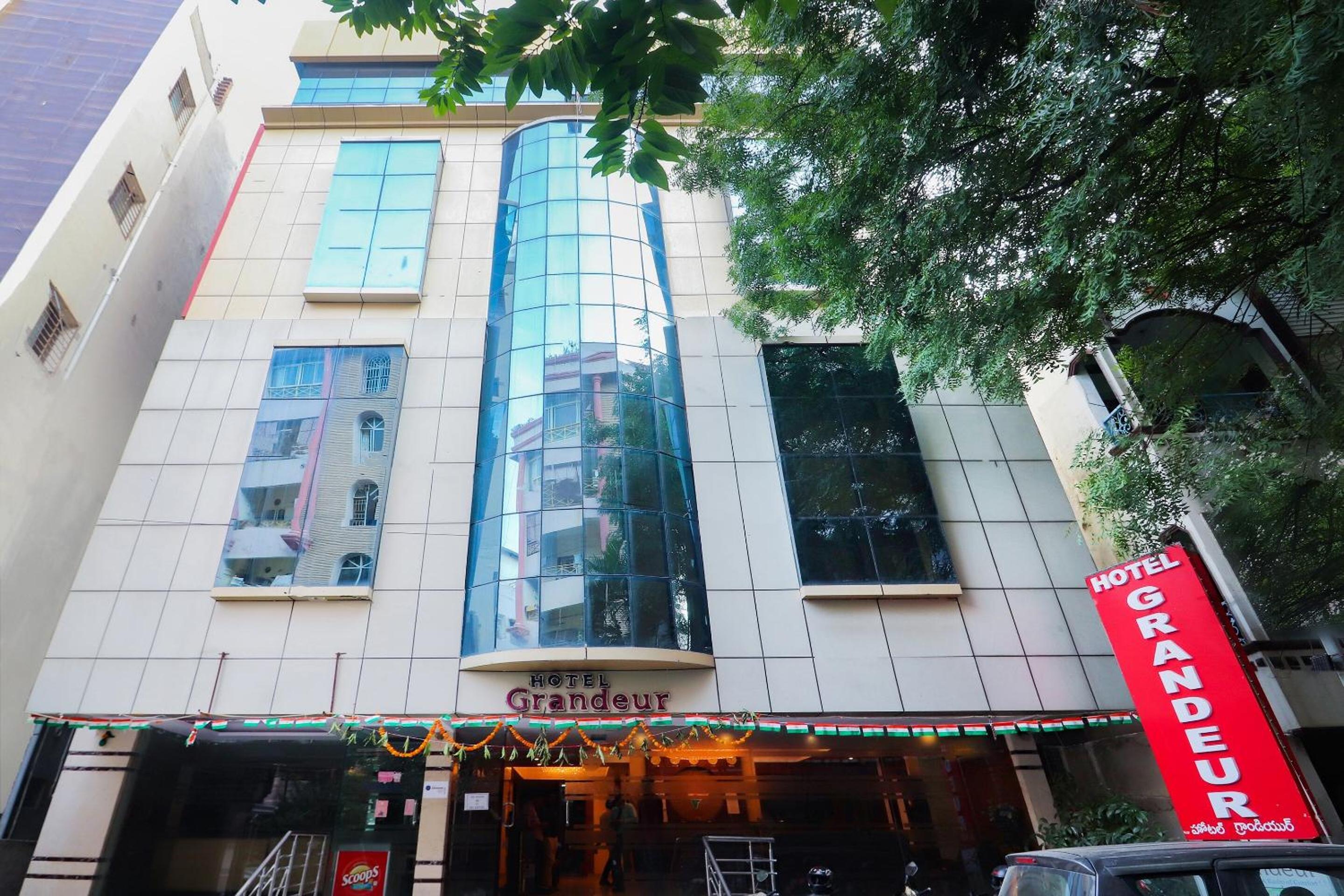 Hotel Grandeur 3/39