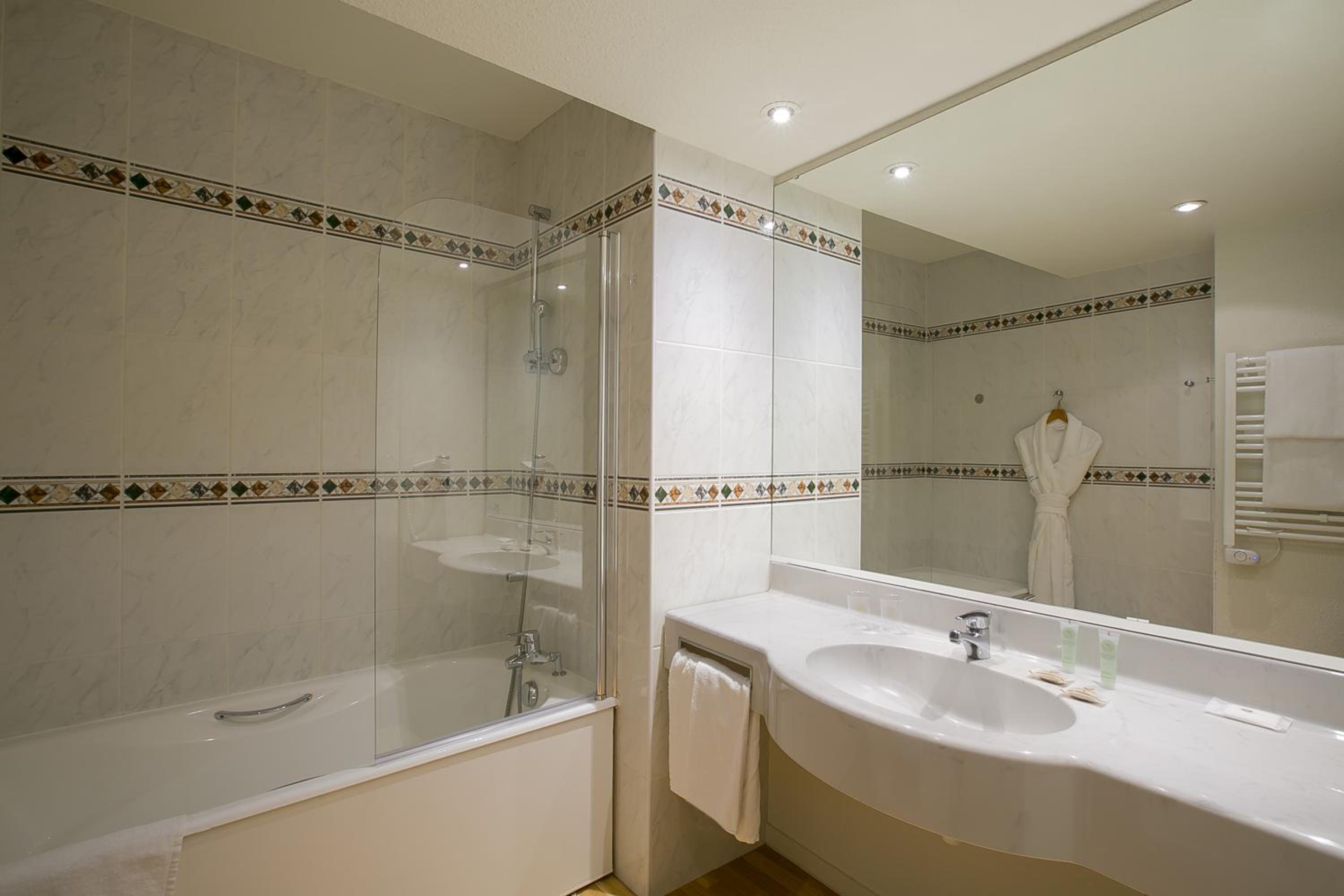 1 Bedroom, Suite, Twin Beds