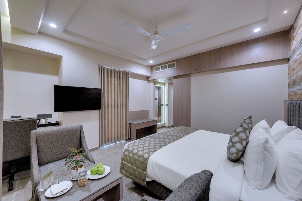The Fern Residency Ellisbridge Ahmedabad 32/38