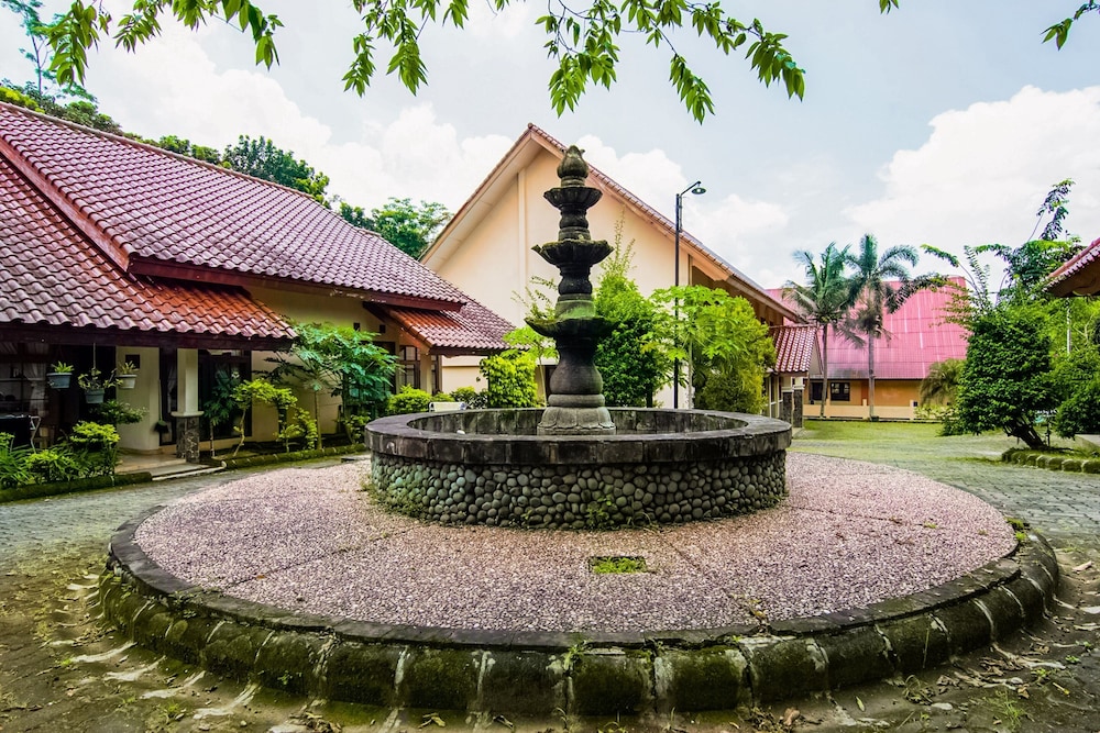 OYO 3335 Wisma Langen Werdhasih 22/28